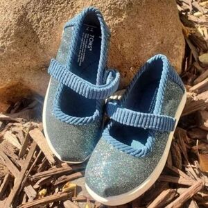 NEW TOMS toddler girls Mary janes size 7